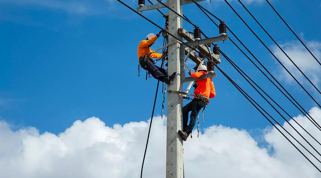 La Maintenance des Équipements Haute Tension en Milieu Industriel